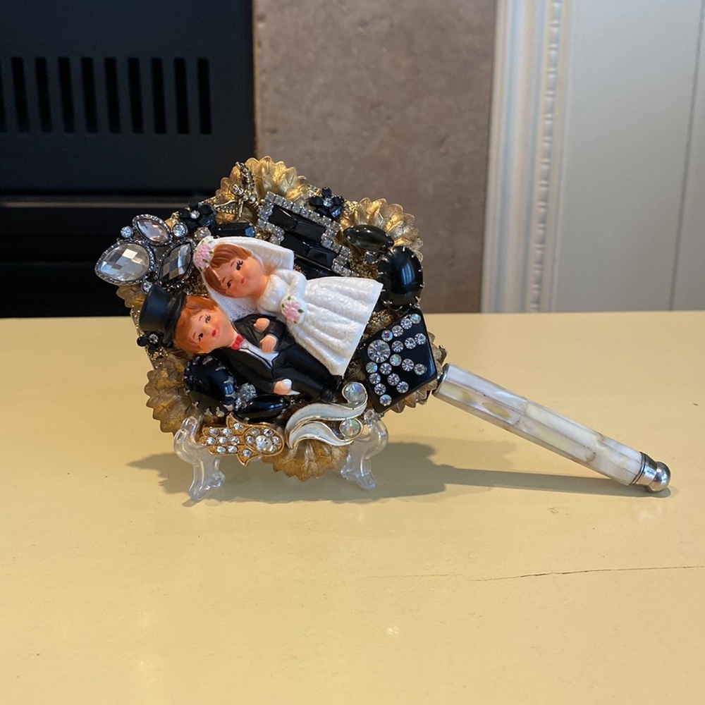 HERE Comes The Bride..Small 3” Hand Mirror.$48 - Picture 5 of 5